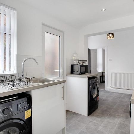 Stunning 4-Bedroom, 2 Bathrooms In Sunderland Sunderland  Esterno foto