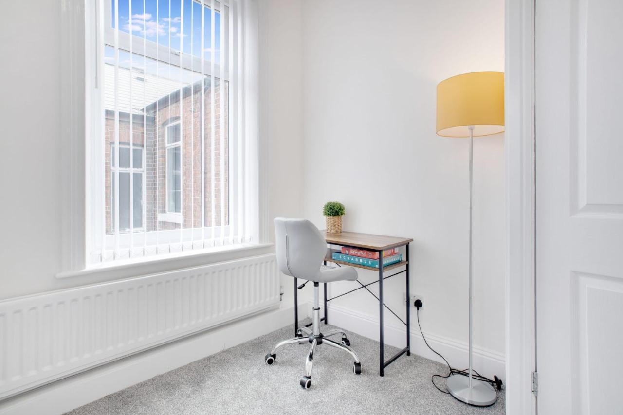 Stunning 4-Bedroom, 2 Bathrooms In Sunderland Sunderland  Esterno foto