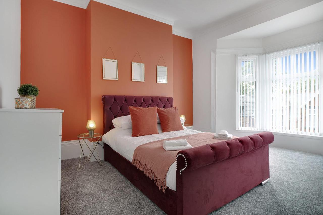 Stunning 4-Bedroom, 2 Bathrooms In Sunderland Sunderland  Esterno foto
