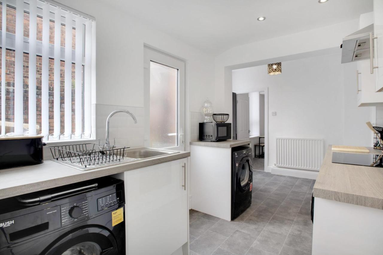 Stunning 4-Bedroom, 2 Bathrooms In Sunderland Sunderland  Esterno foto