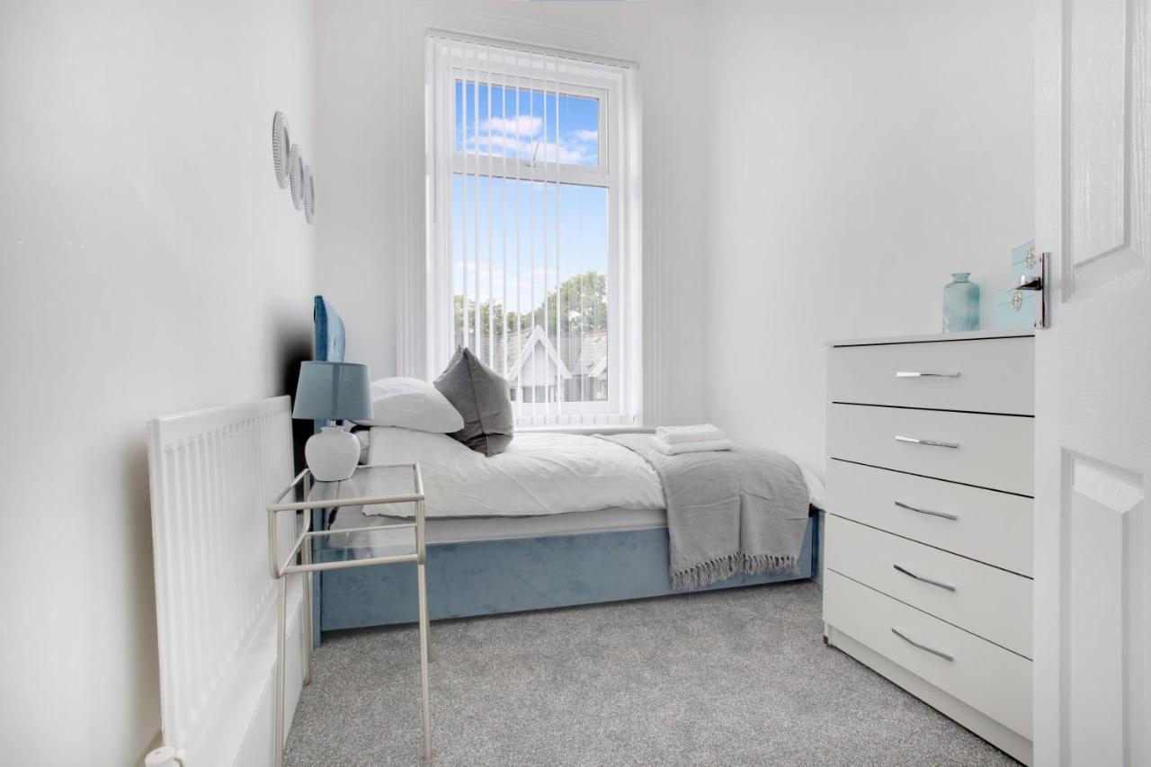 Stunning 4-Bedroom, 2 Bathrooms In Sunderland Sunderland  Esterno foto