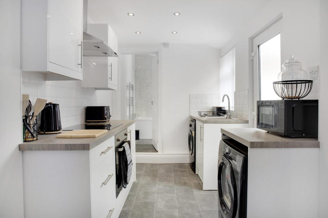 Stunning 4-Bedroom, 2 Bathrooms In Sunderland Sunderland  Esterno foto
