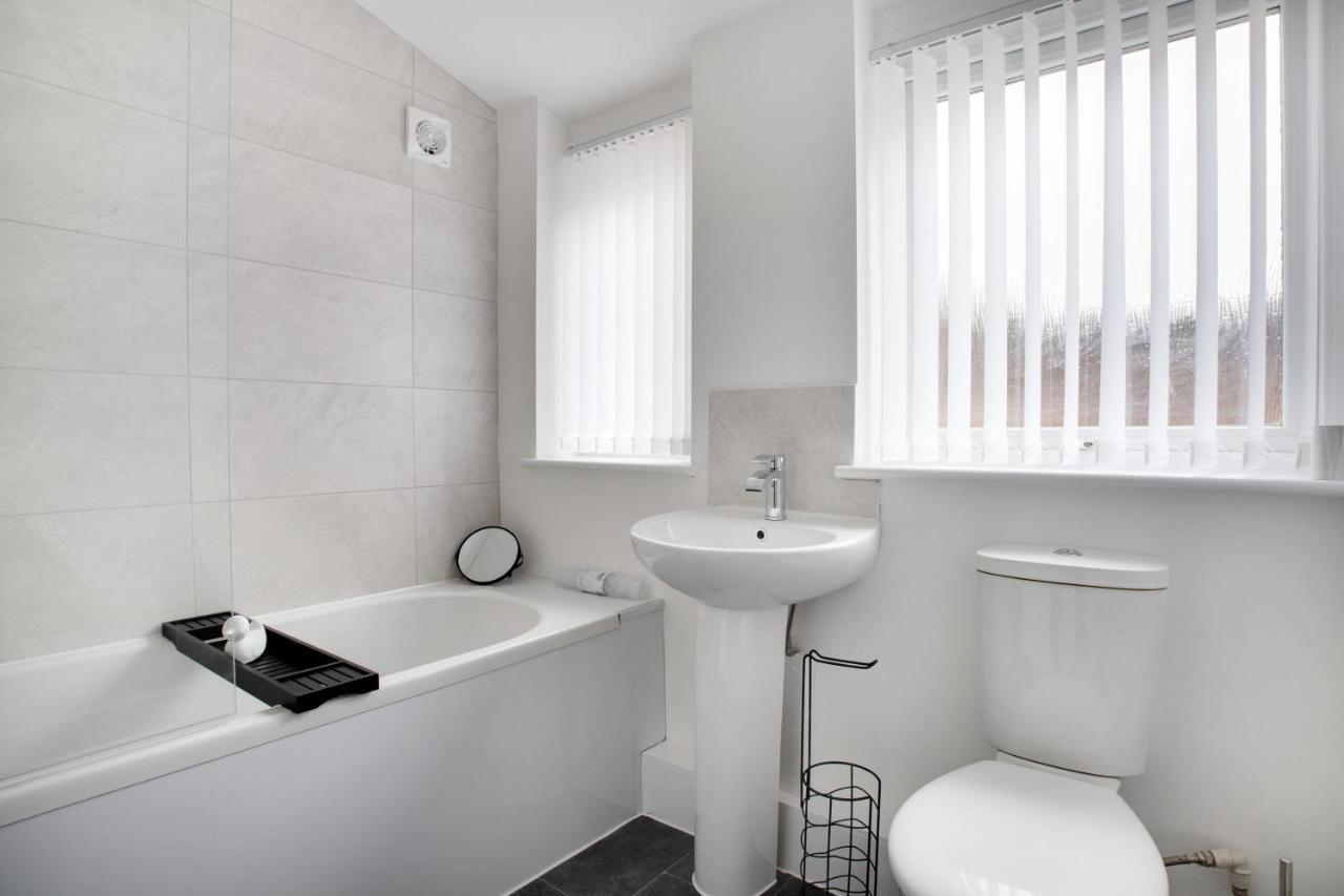 Stunning 4-Bedroom, 2 Bathrooms In Sunderland Sunderland  Esterno foto