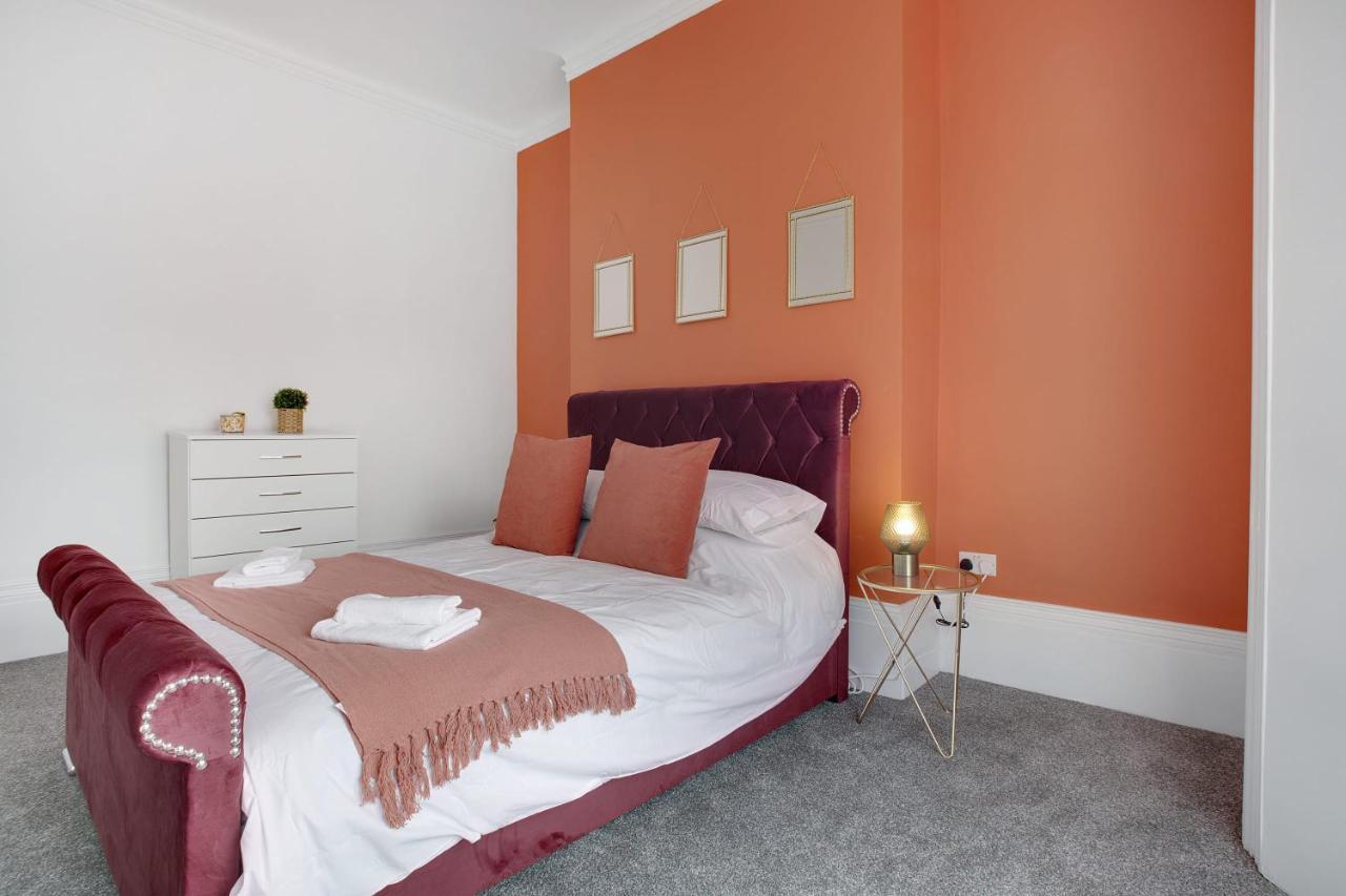 Stunning 4-Bedroom, 2 Bathrooms In Sunderland Sunderland  Esterno foto
